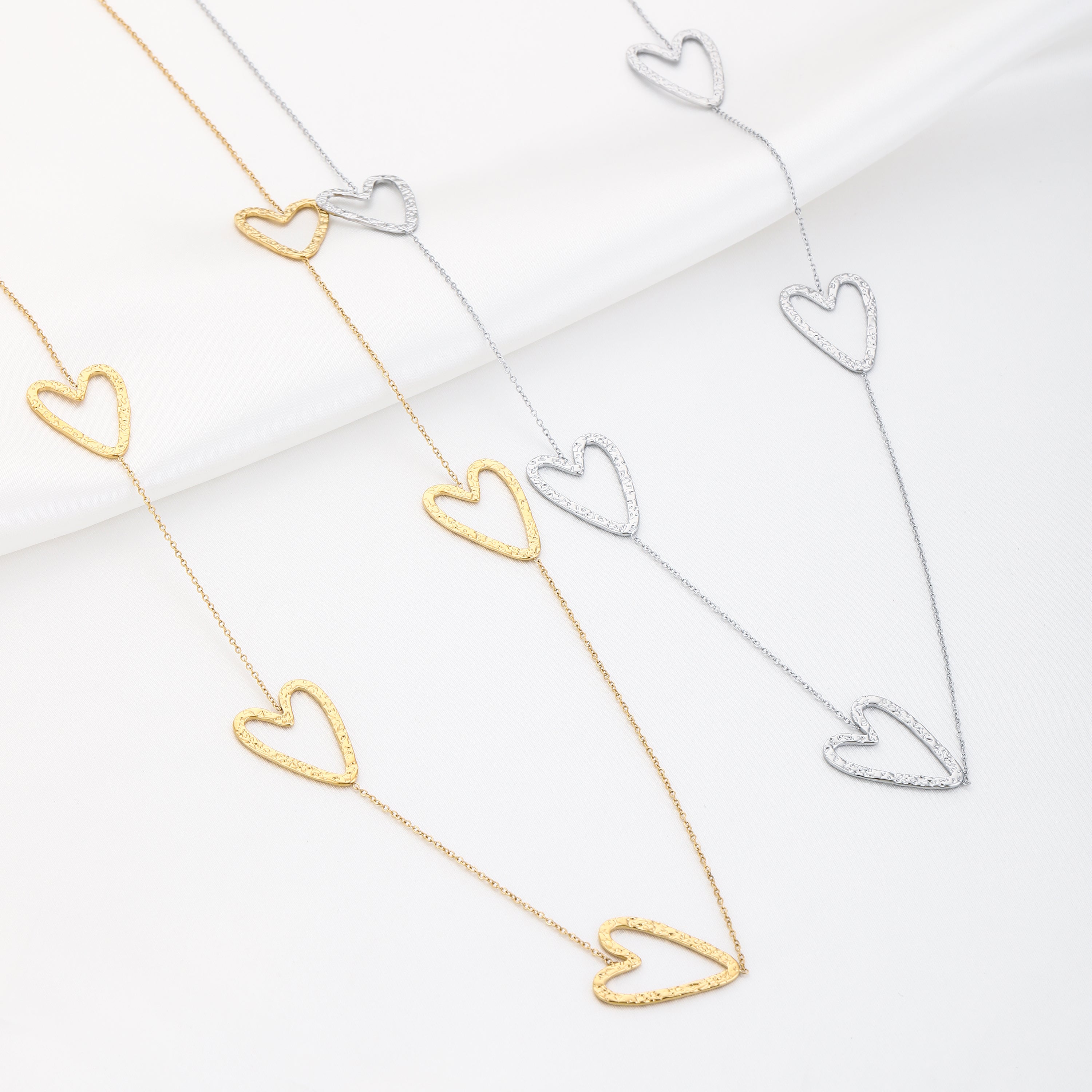 Lange ketting met hartjes 75cm